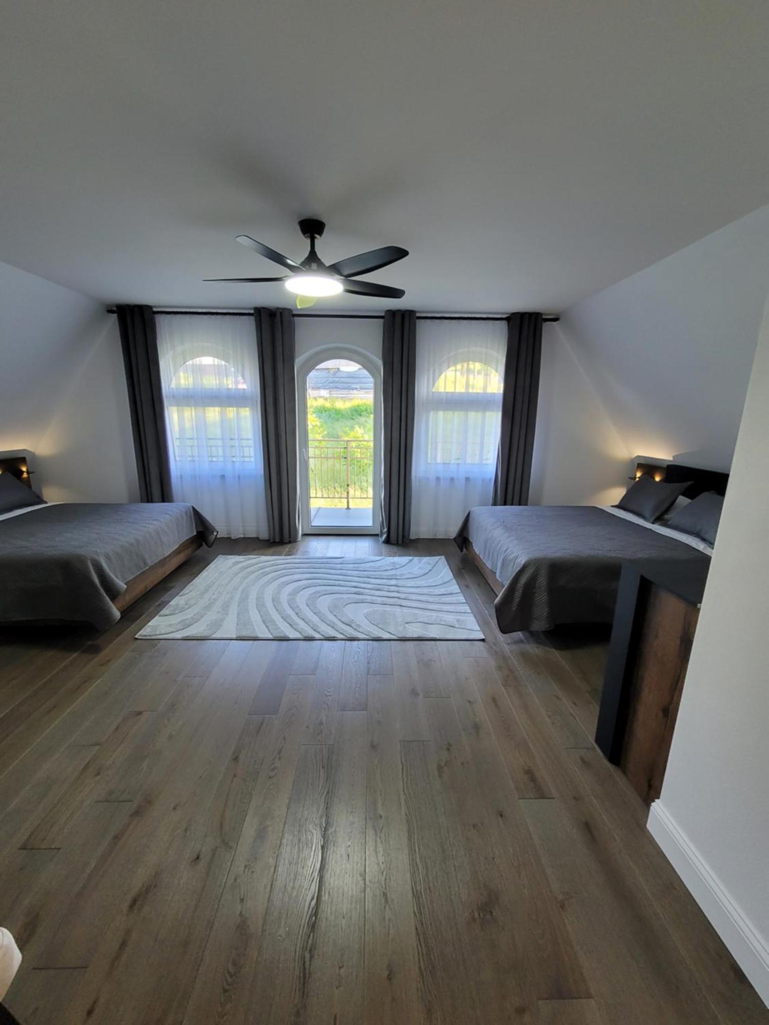 Dworek Antolowka Homestay *