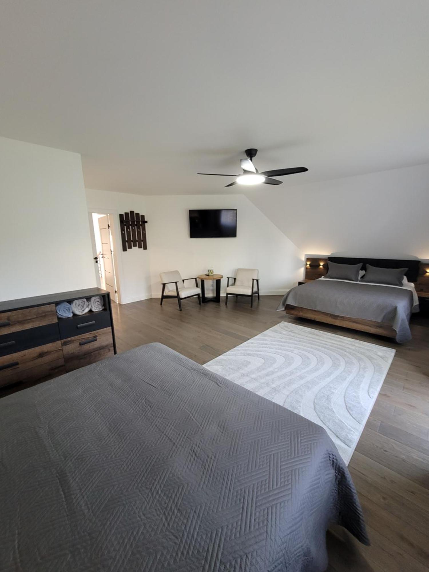 Dworek Antolowka Homestay *