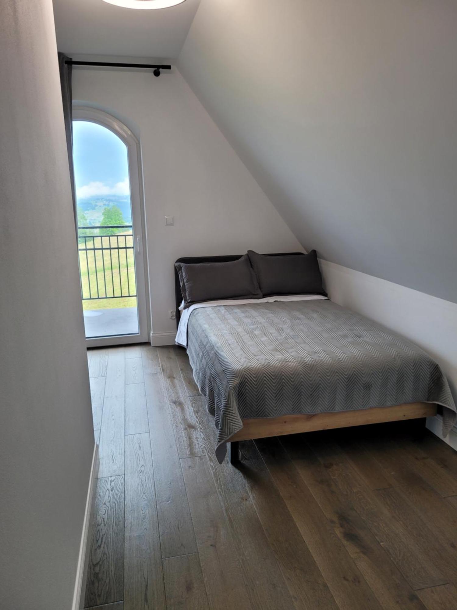 Dworek Antolowka Homestay *
